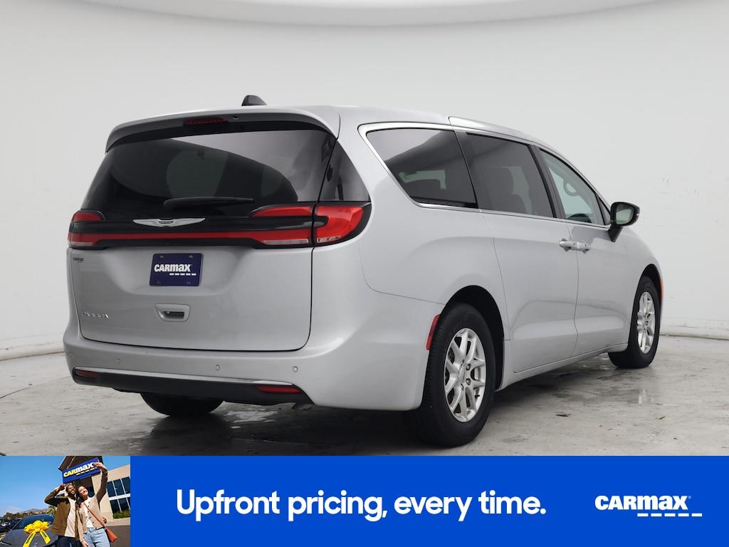 used 2024 Chrysler Pacifica car, priced at $30,998