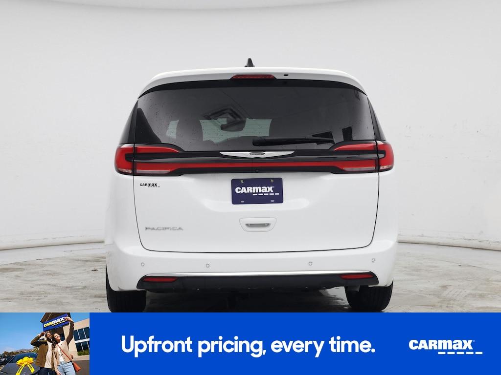 used 2024 Chrysler Pacifica car, priced at $27,998