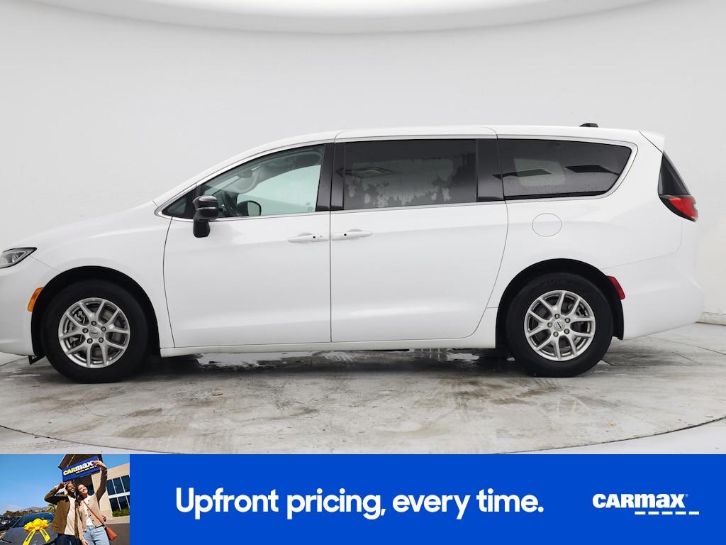 used 2024 Chrysler Pacifica car, priced at $27,998
