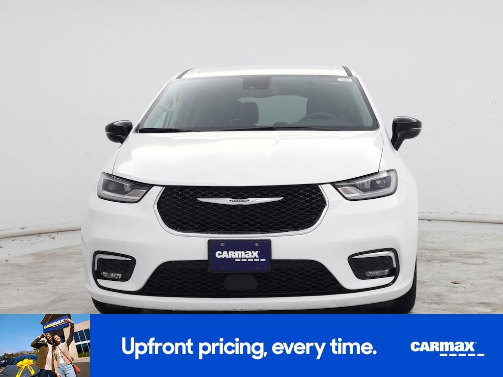 used 2024 Chrysler Pacifica car, priced at $27,998