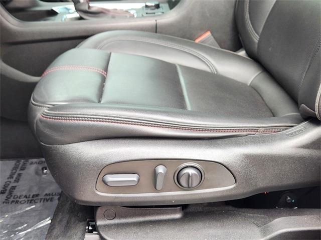 used 2023 Chevrolet Traverse car, priced at $26,991