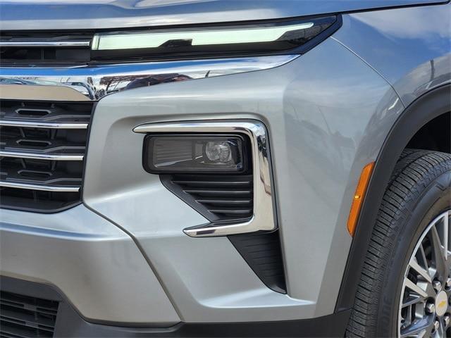 used 2025 Chevrolet Traverse car, priced at $35,991