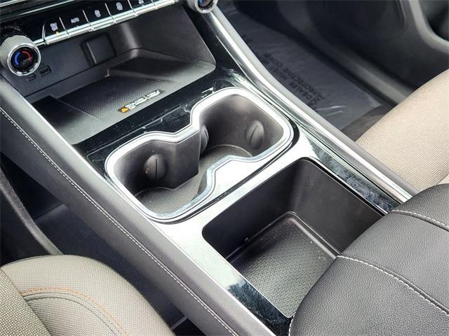 used 2025 Chevrolet Traverse car, priced at $35,991