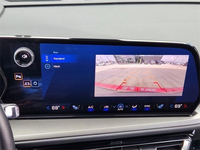 used 2025 Chevrolet Traverse car, priced at $35,991