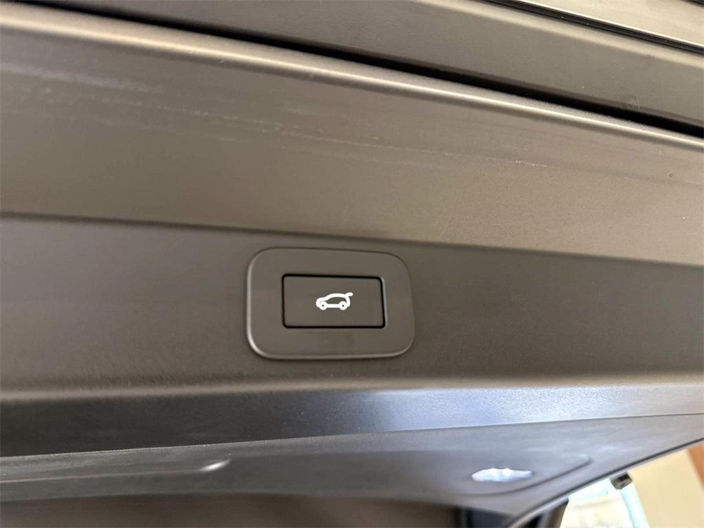 new 2025 Land Rover Range Rover Sport car, priced at $120,375