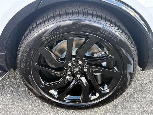 new 2025 Land Rover Discovery car, priced at $67,575