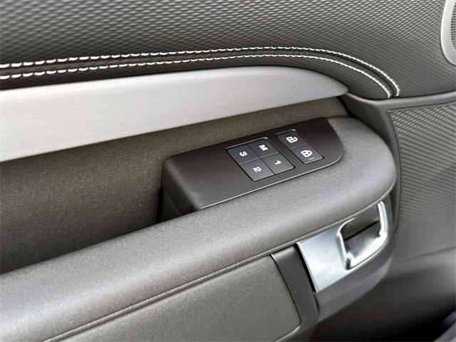 new 2025 Land Rover Discovery car, priced at $67,575