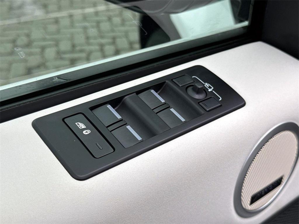 used 2023 Land Rover Discovery car, priced at $37,993