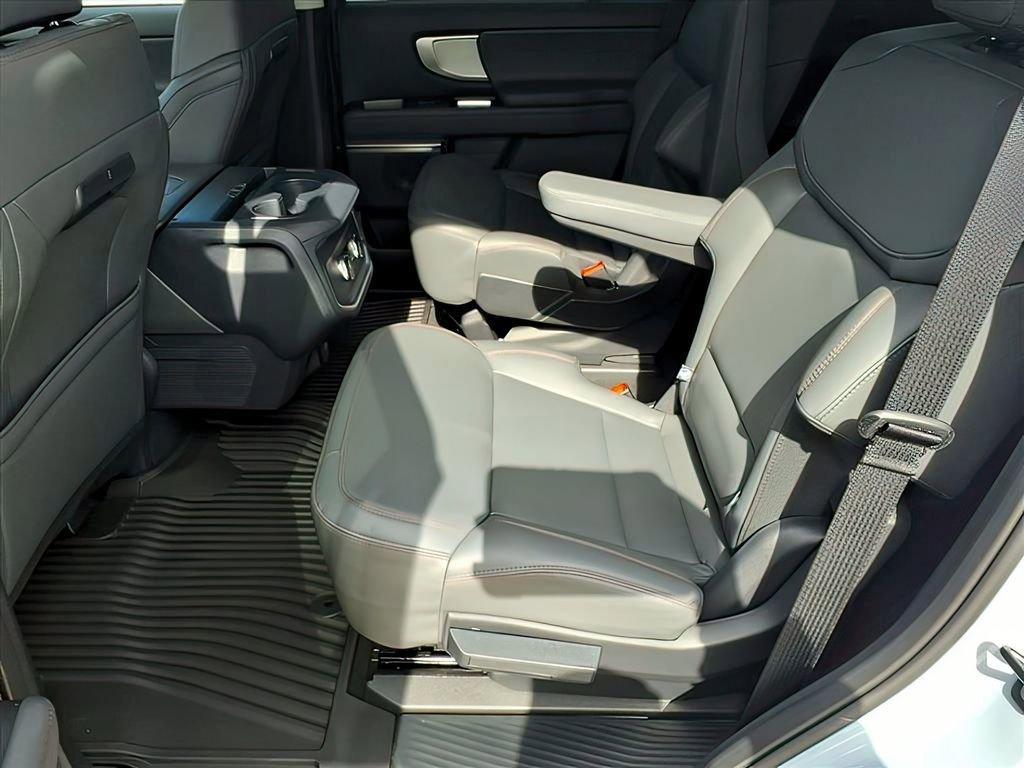 new 2025 Ford Expedition car, priced at $66,280