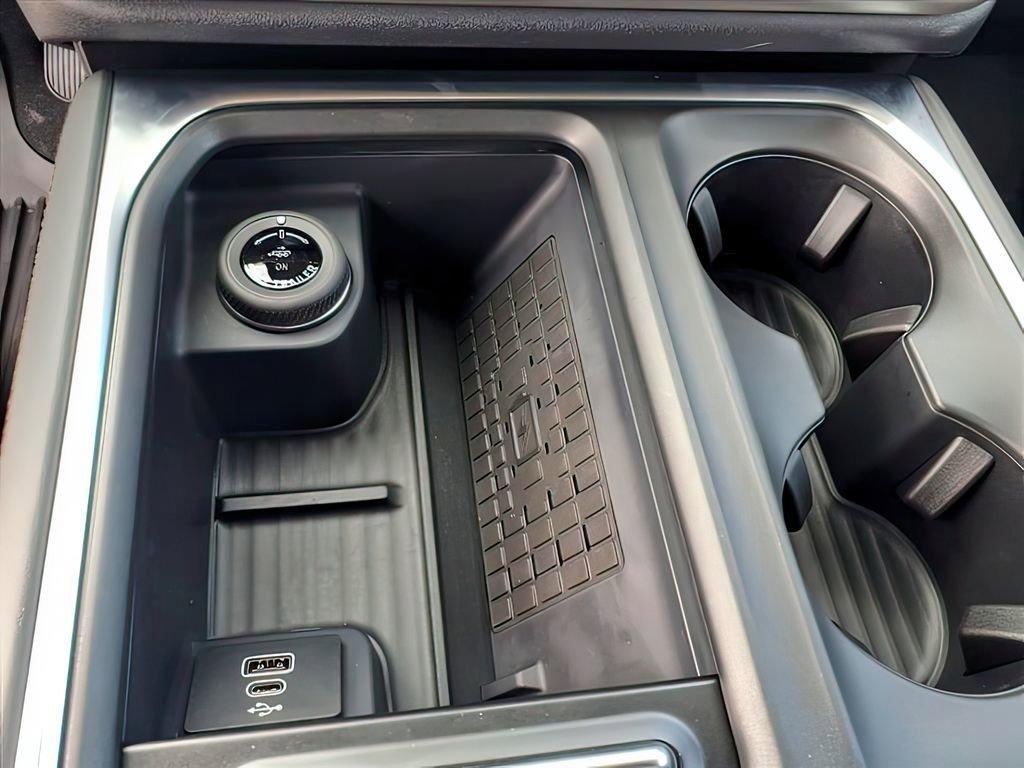 new 2025 Ford Expedition car, priced at $66,280