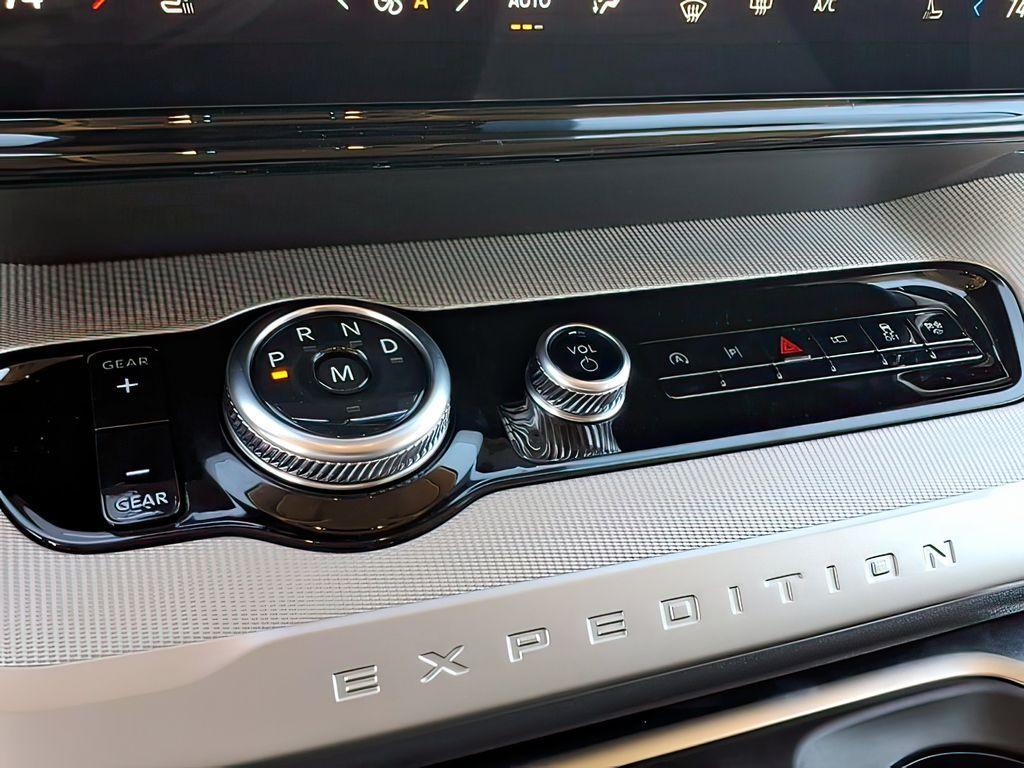 new 2025 Ford Expedition Max car, priced at $72,999