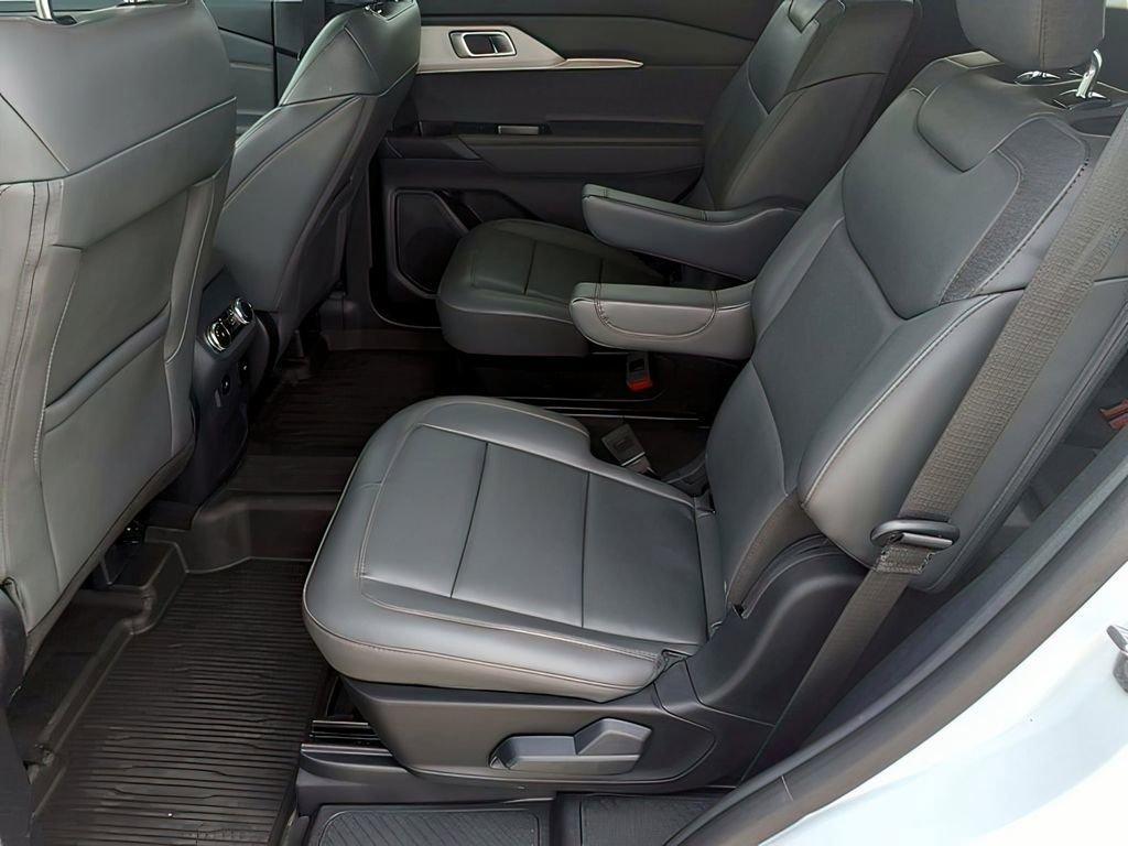 new 2025 Ford Explorer car, priced at $38,600