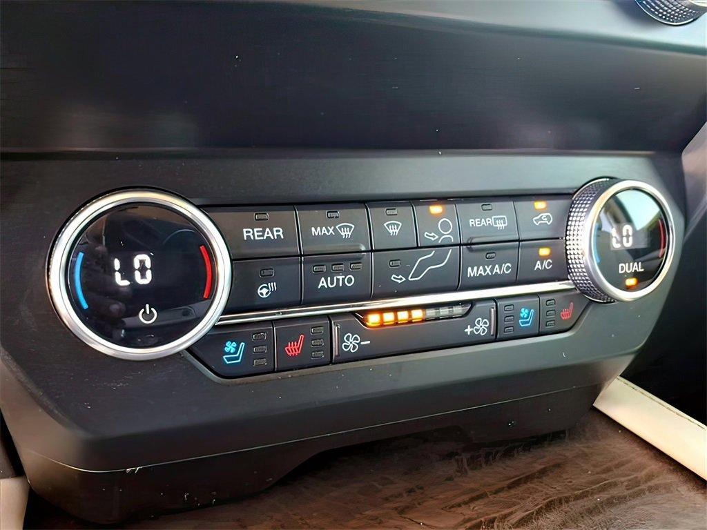 2020 Star White Ford Expedition Max