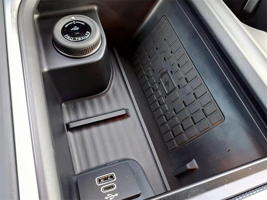 new 2025 Ford Expedition car, priced at $83,500