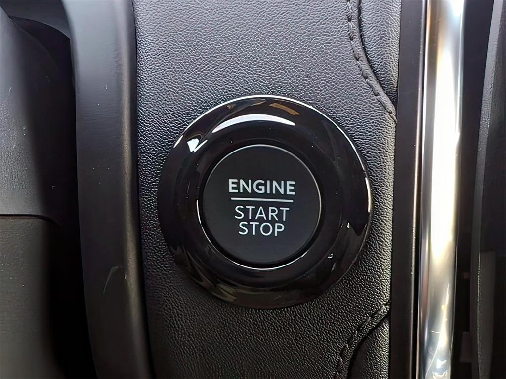 new 2025 Ford Expedition car, priced at $83,500