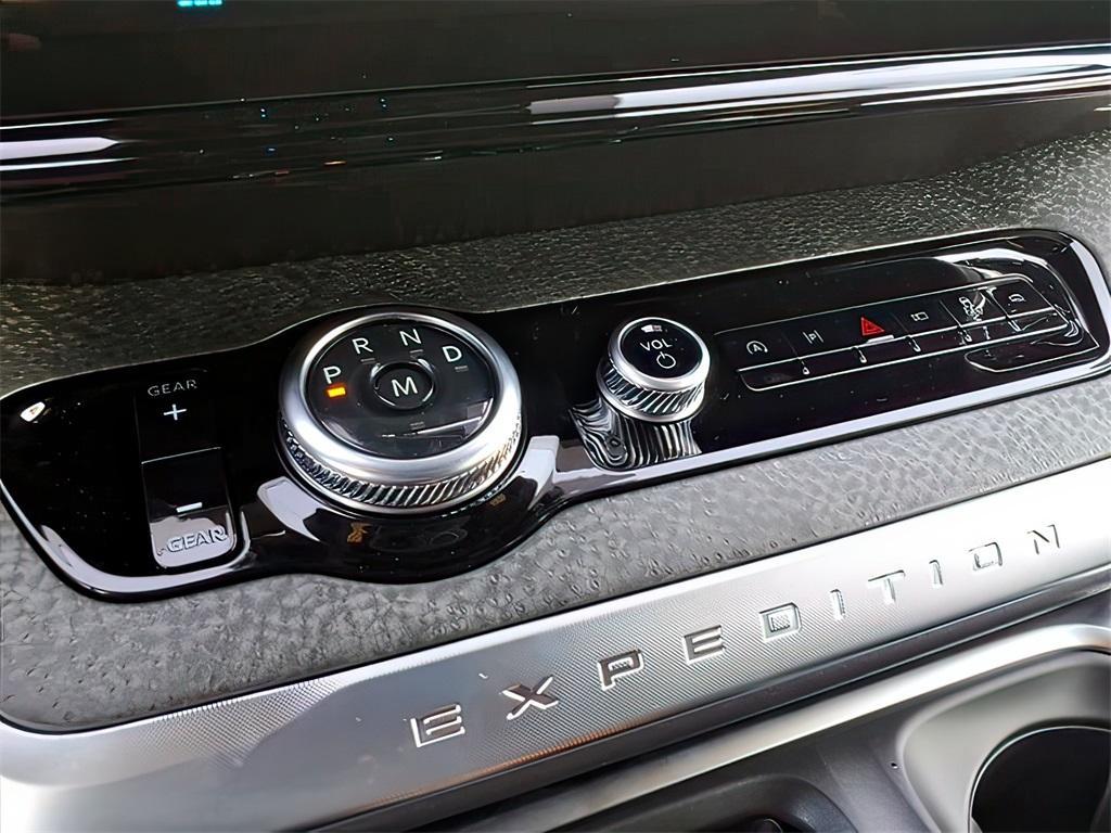 new 2025 Ford Expedition car, priced at $83,500