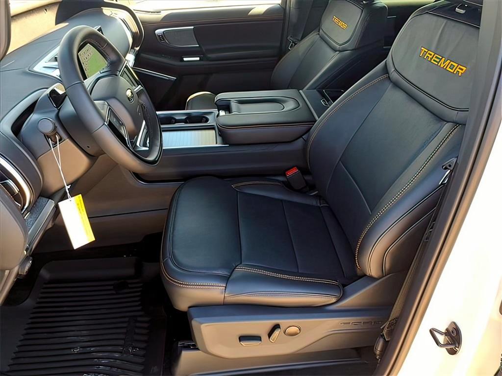 new 2025 Ford Expedition car, priced at $83,500