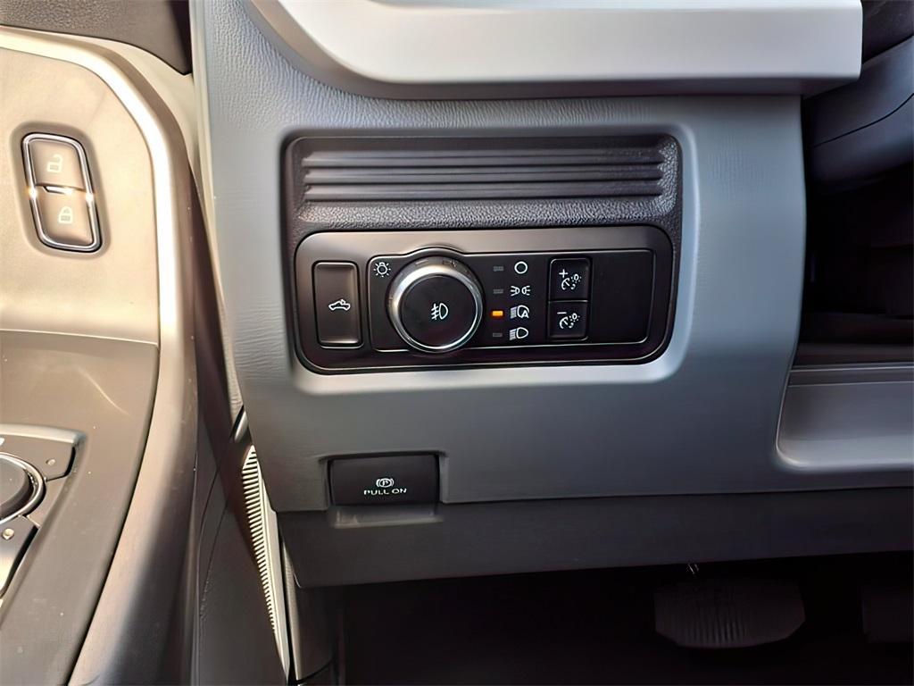 new 2025 Ford F-250 car, priced at $66,367