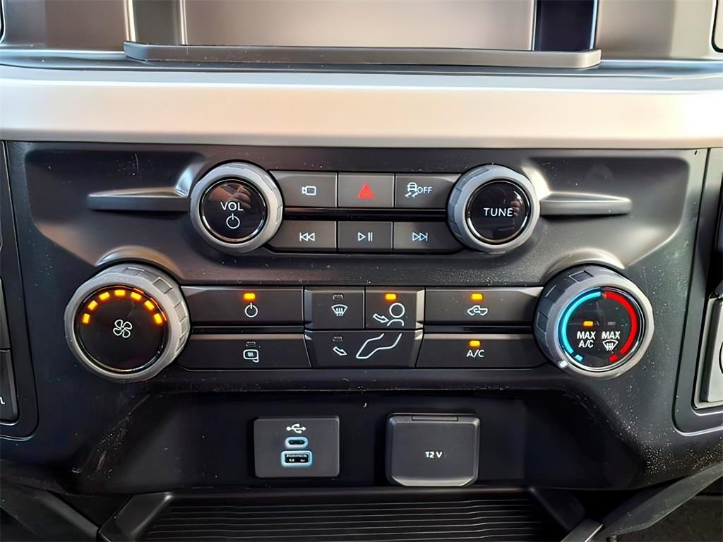 new 2025 Ford F-250 car, priced at $66,367