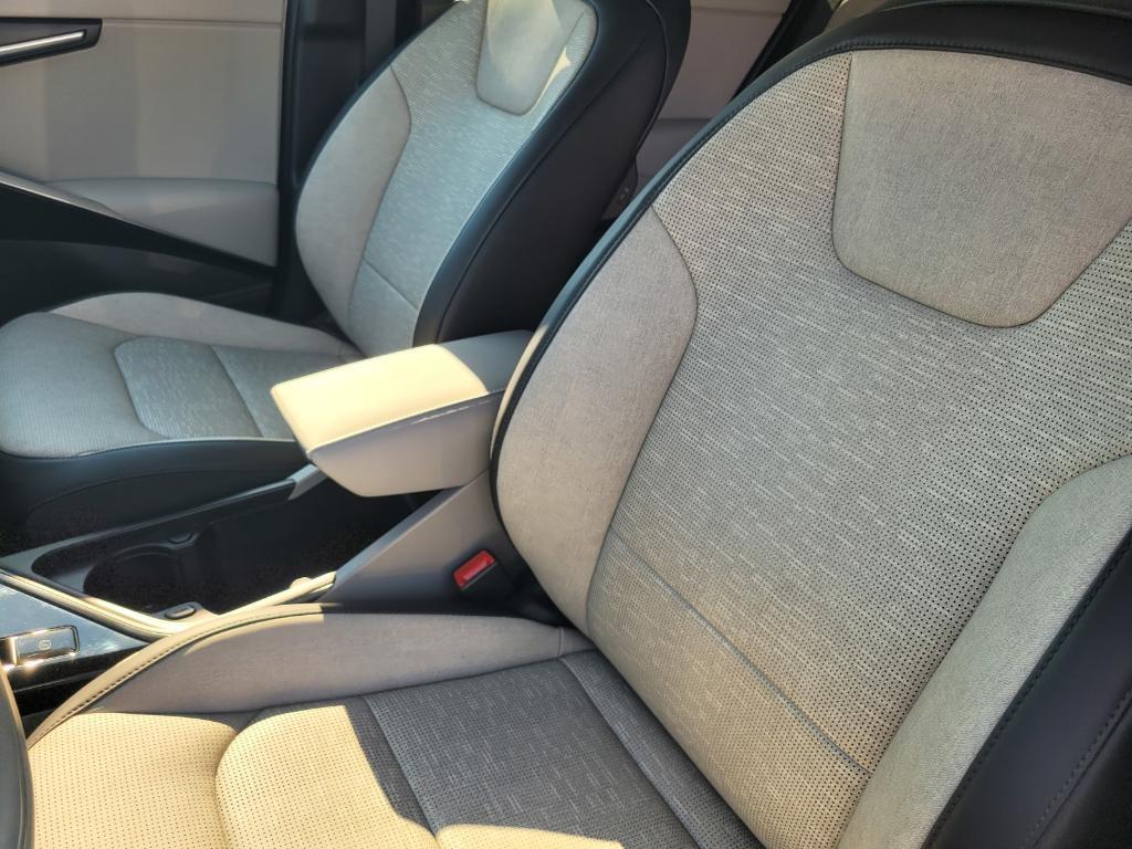 used 2025 Kia Niro EV car, priced at $31,761