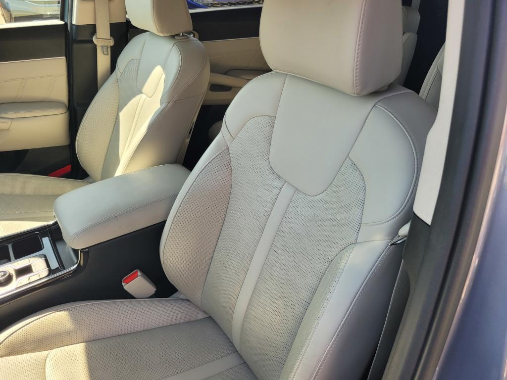 used 2025 Kia Sorento car, priced at $34,766
