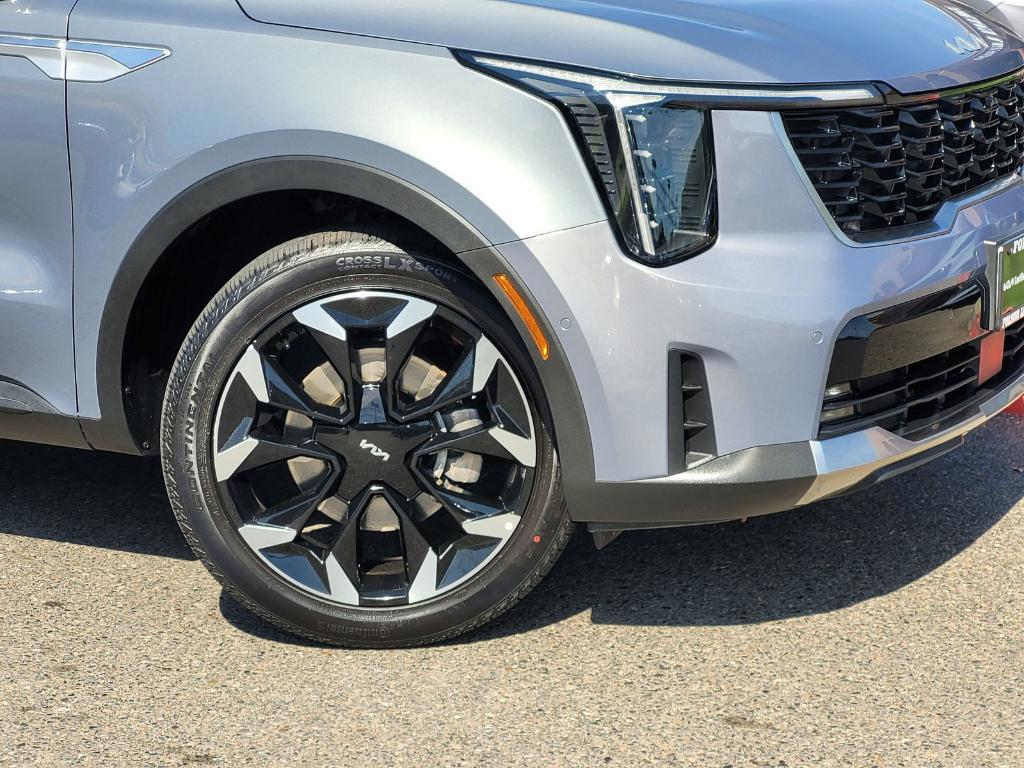 used 2025 Kia Sorento car, priced at $34,766
