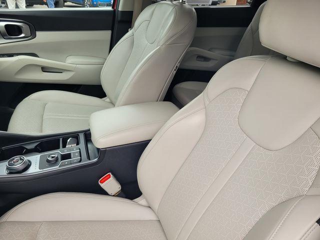 used 2023 Kia Sorento Hybrid car, priced at $32,118