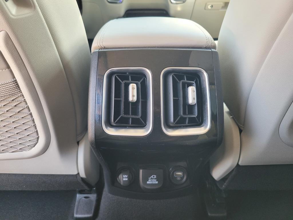 used 2023 Kia Sorento Hybrid car, priced at $33,076
