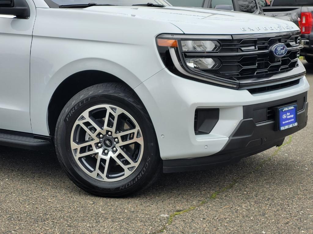 used 2025 Ford Expedition car, priced at $60,506