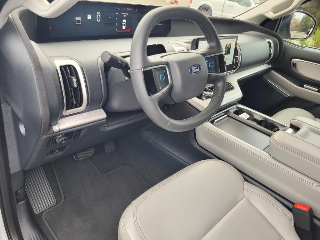 used 2025 Ford Expedition car, priced at $60,506