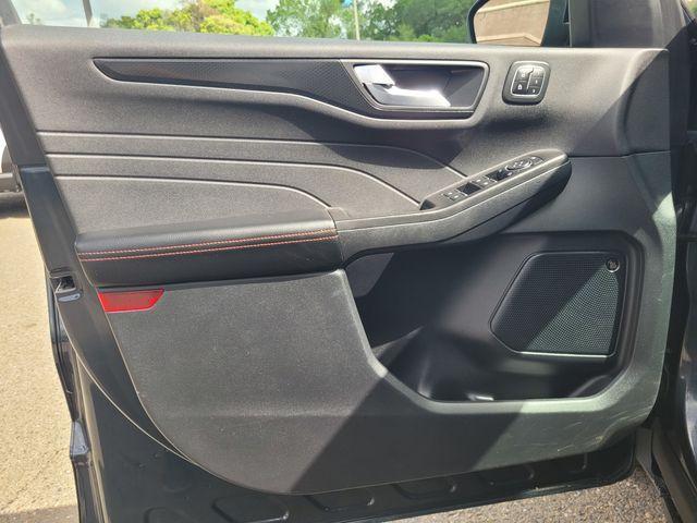 used 2022 Ford Escape car, priced at $21,368