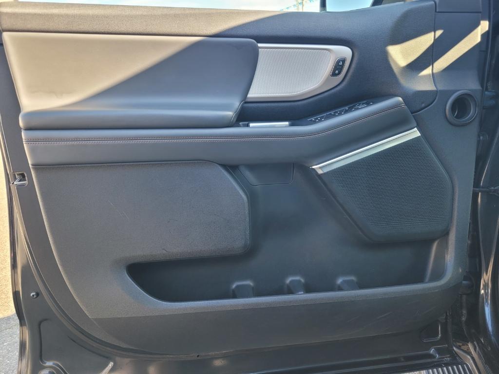 used 2025 Ford Expedition car, priced at $60,000