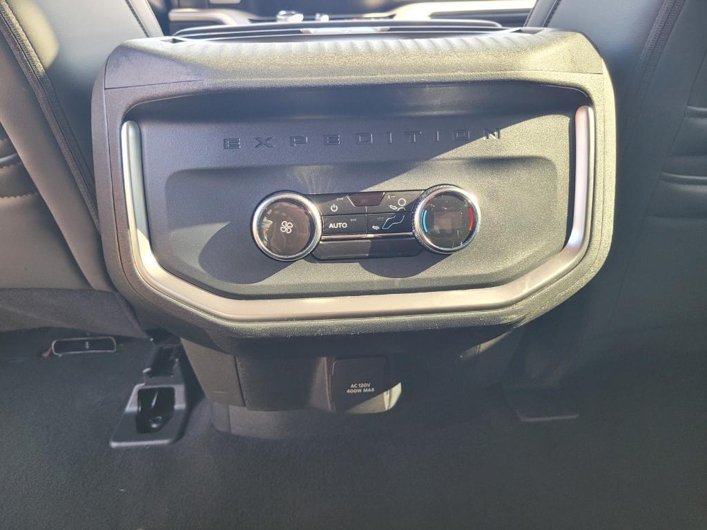 used 2025 Ford Expedition car, priced at $60,000
