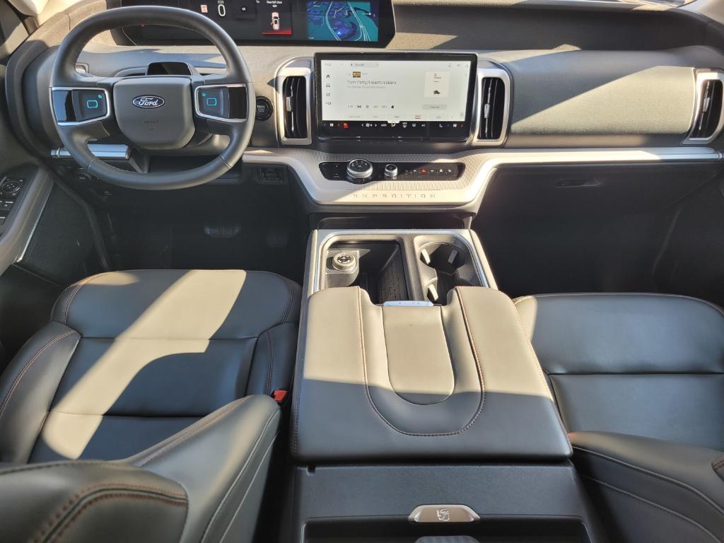 used 2025 Ford Expedition car, priced at $60,000