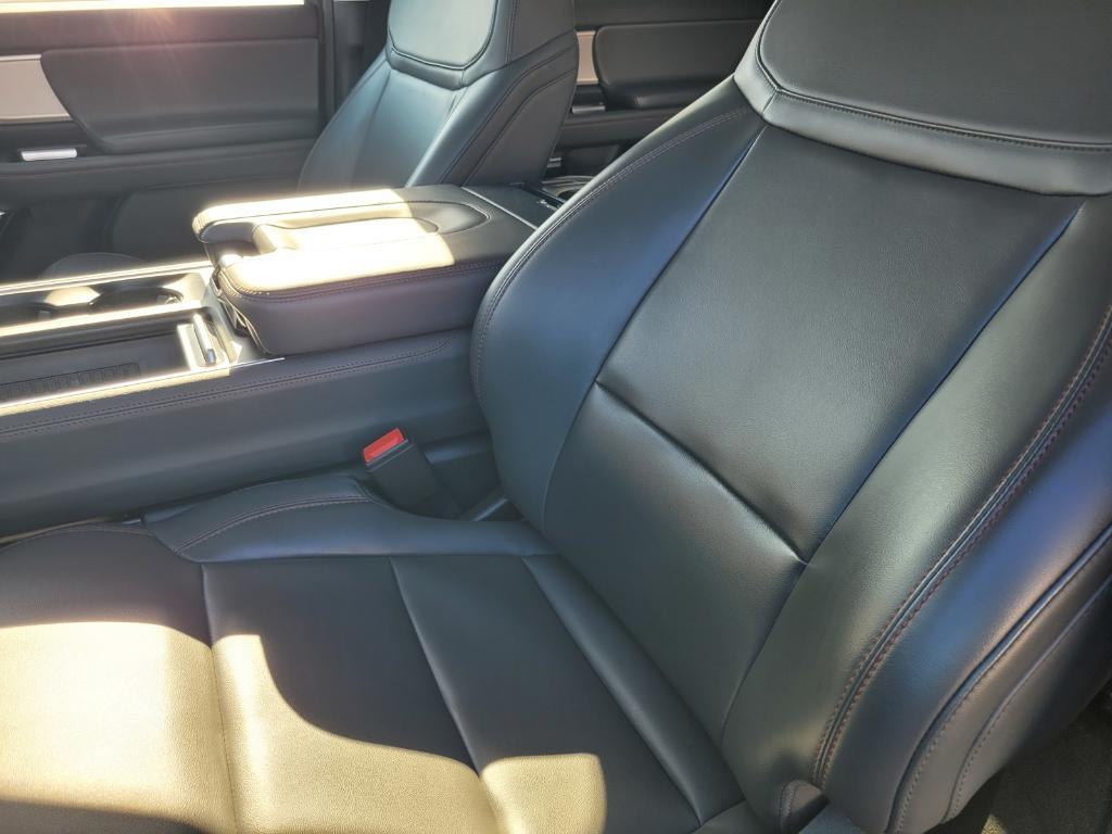 used 2025 Ford Expedition car, priced at $60,000