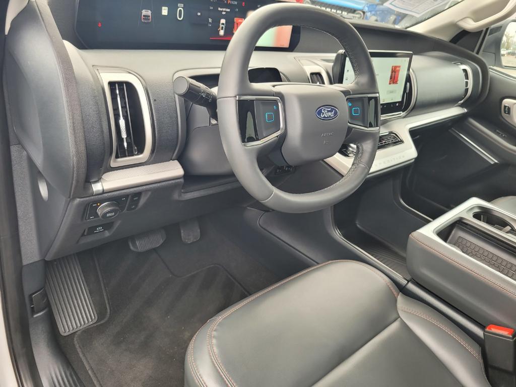 used 2025 Ford Expedition car, priced at $60,826