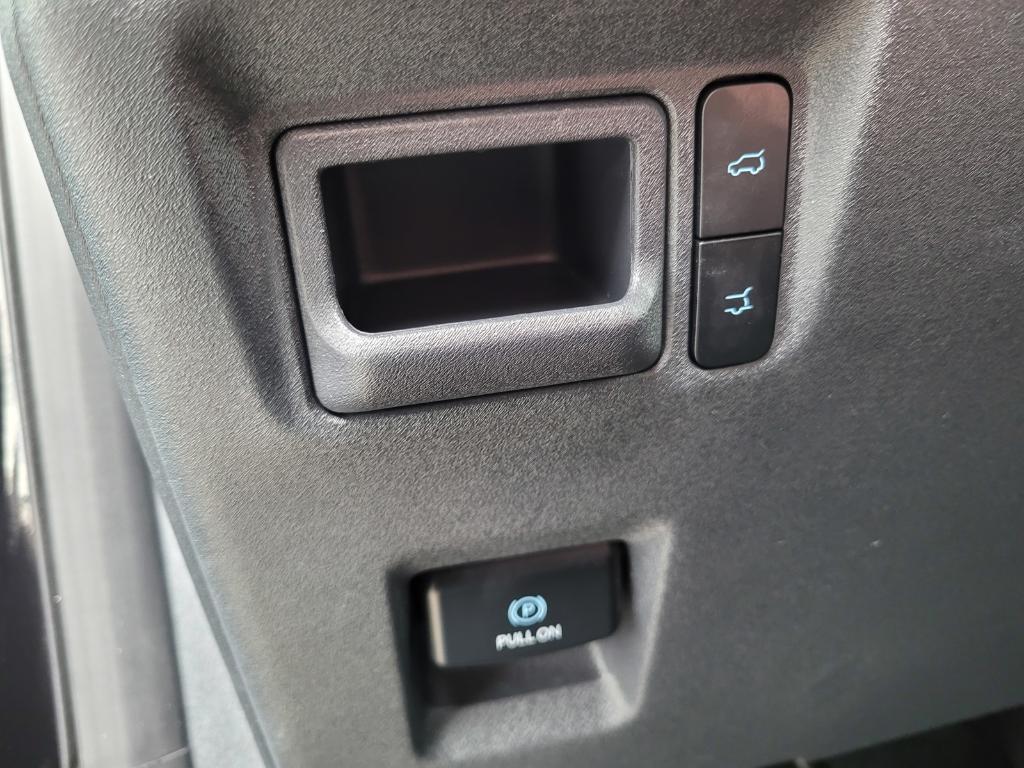 used 2025 Ford Expedition car, priced at $57,188