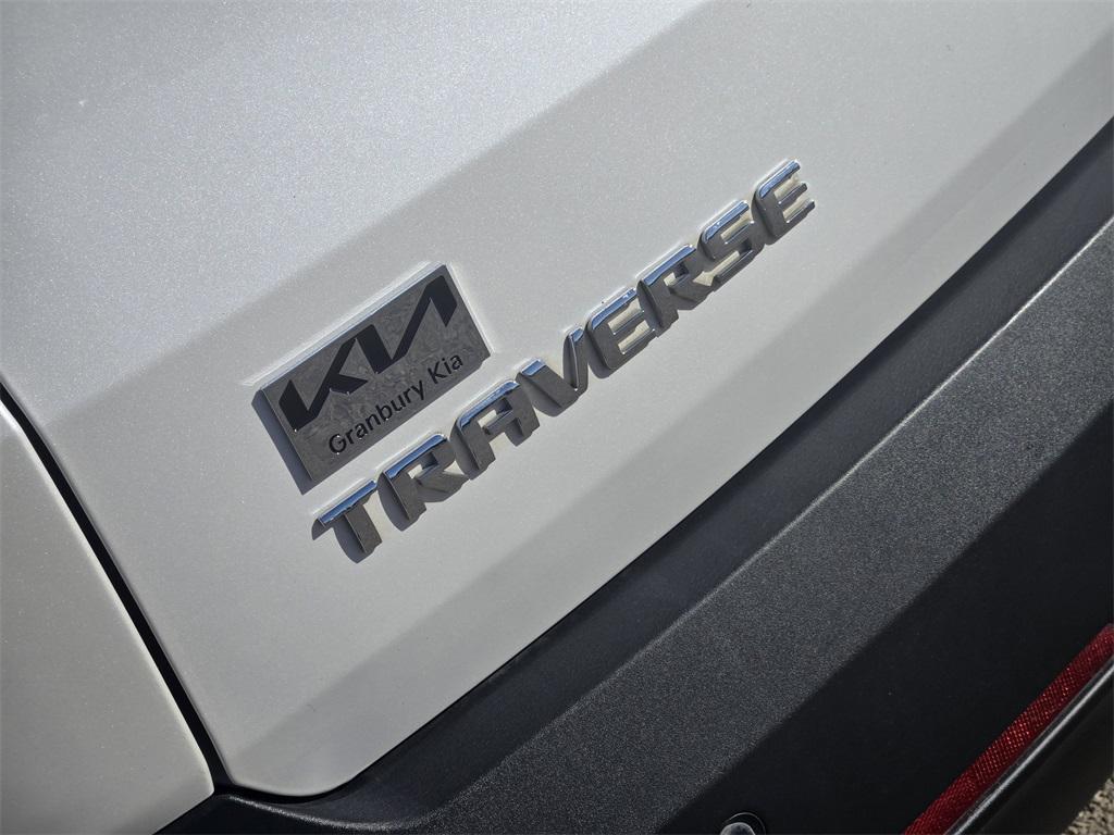 used 2021 Chevrolet Traverse car, priced at $21,888