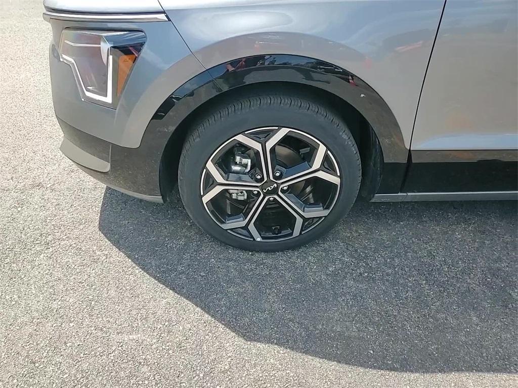new 2025 Kia Niro car, priced at $31,980