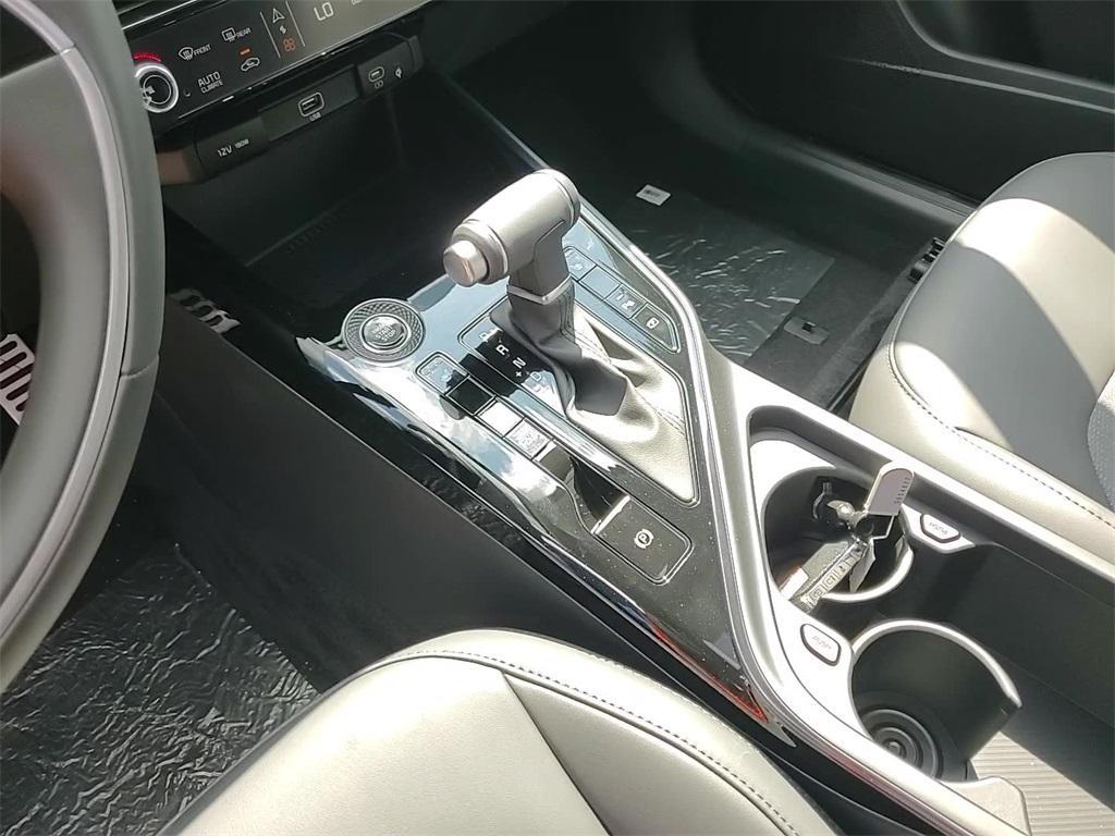 new 2025 Kia Niro car, priced at $31,980