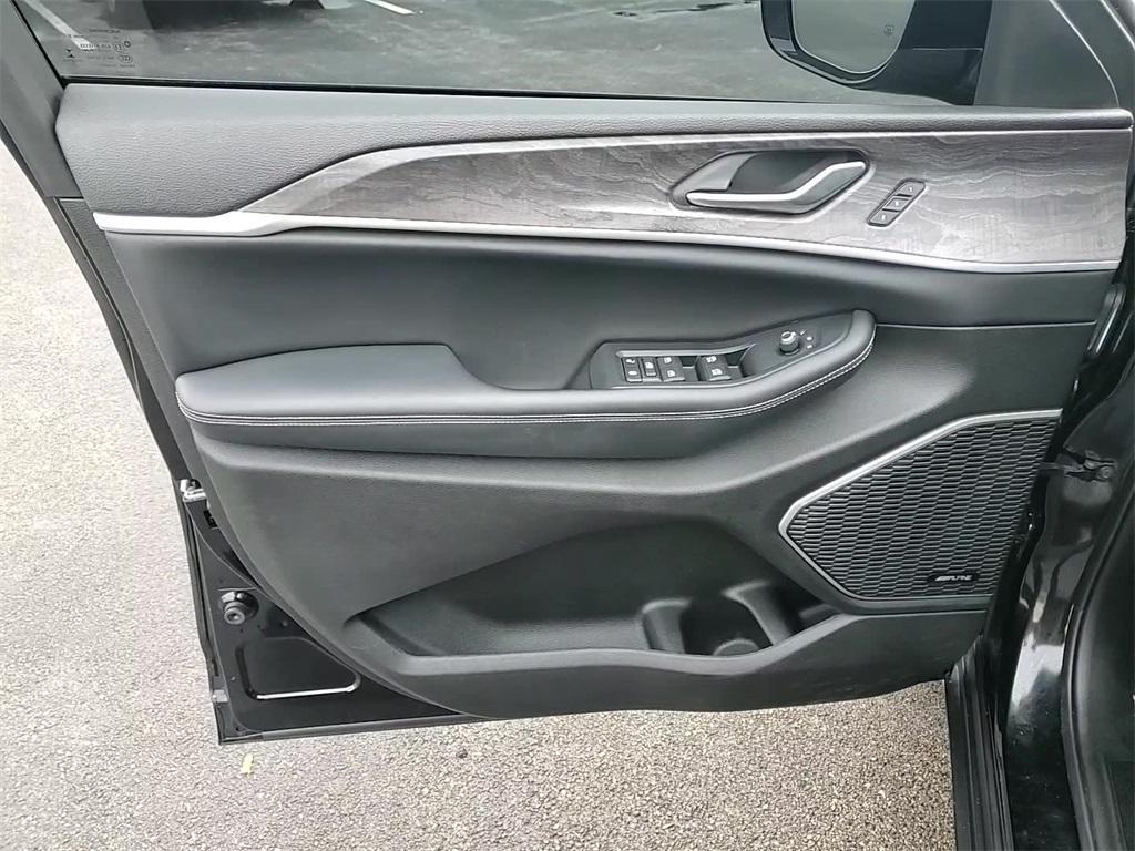 used 2023 Jeep Grand Cherokee car, priced at $30,588