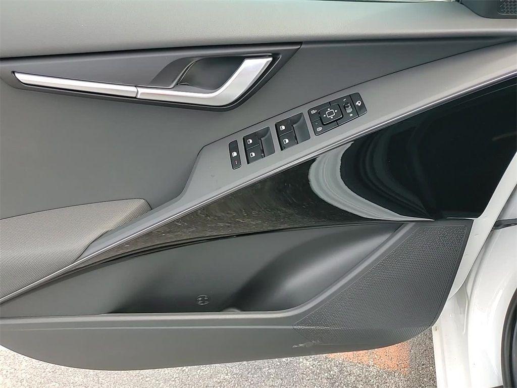 new 2025 Kia Niro car, priced at $31,980