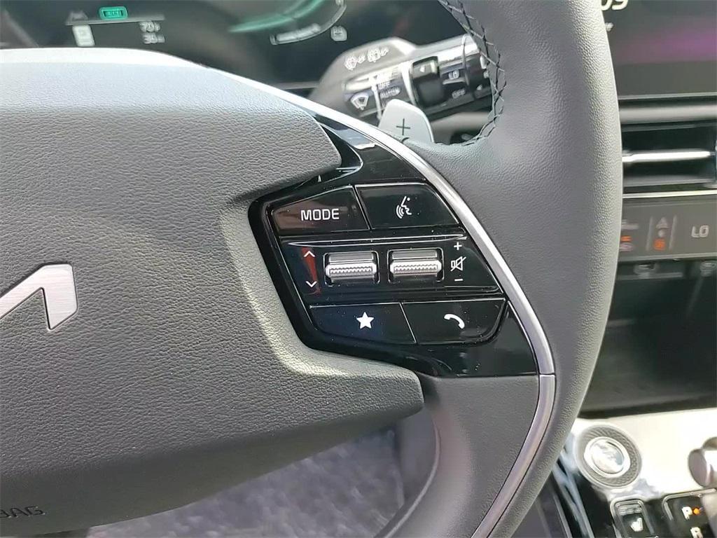 new 2025 Kia Niro car, priced at $31,980