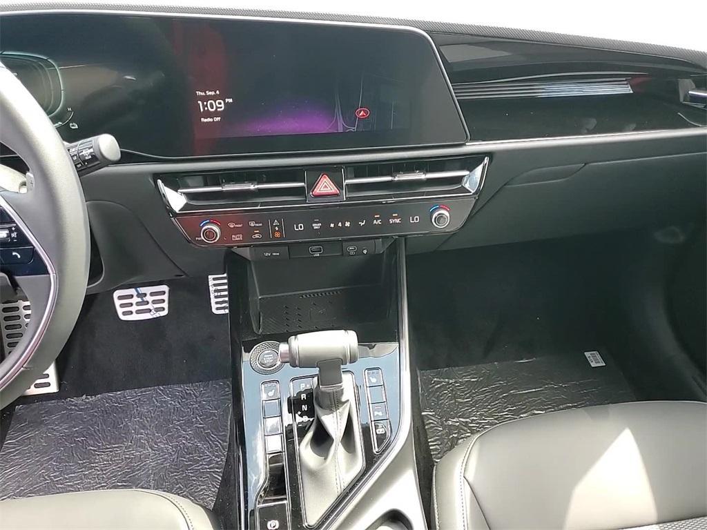 new 2025 Kia Niro car, priced at $31,980