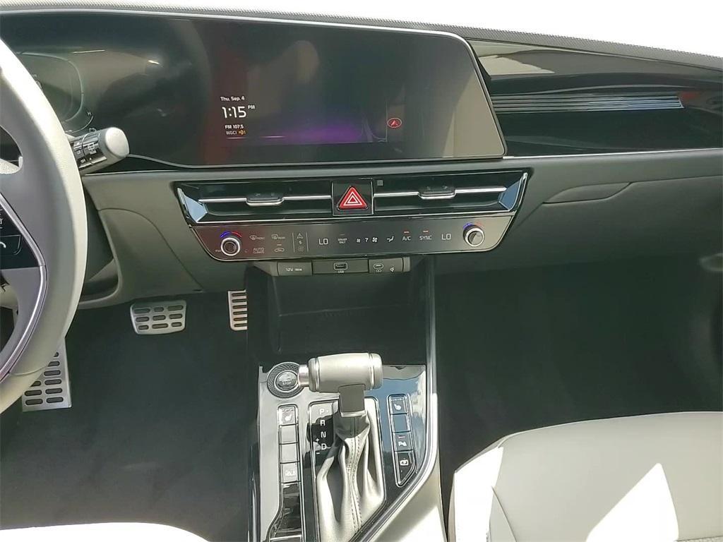 new 2025 Kia Niro car, priced at $31,980