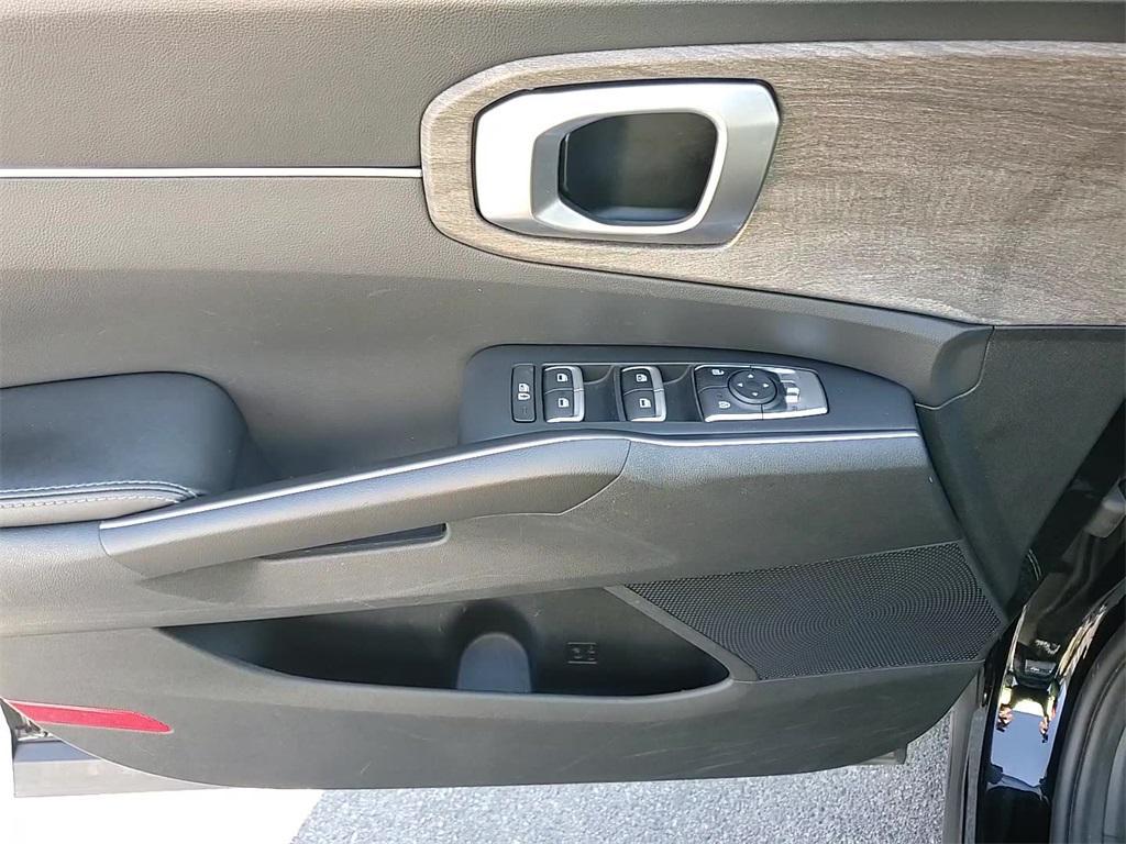 used 2022 Kia Sorento car, priced at $27,688