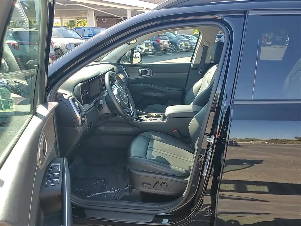 used 2022 Kia Sorento car, priced at $27,688