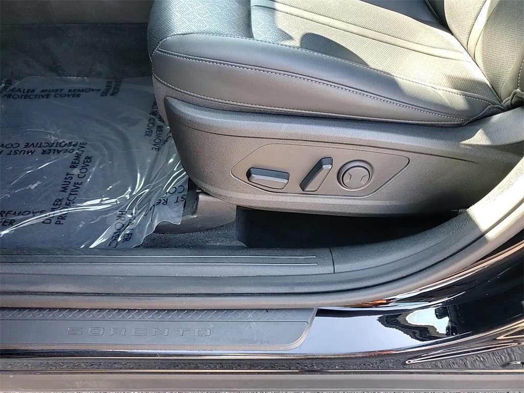 used 2022 Kia Sorento car, priced at $27,688