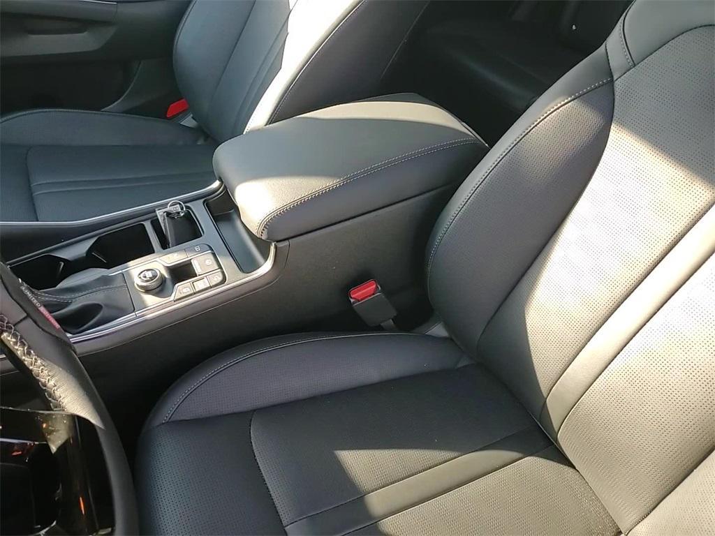 used 2025 Kia Sorento car, priced at $30,288