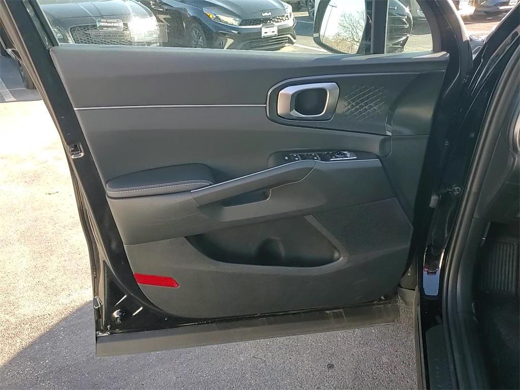 used 2025 Kia Sorento car, priced at $30,288